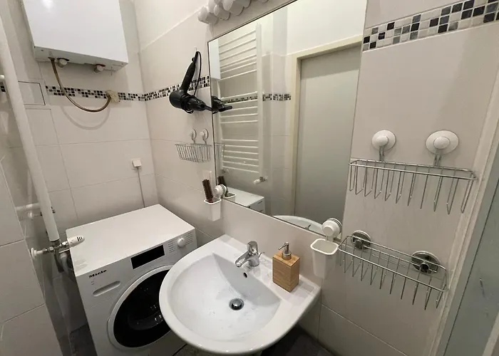 Apartament Central Sunny Flat With Free Parking Wiedeń